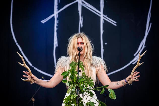 Entertainment Bilder des Tages Myrkur live at Copenhell 2022, Copenhagen, Denmark Copenhagen, Denmark. 16th, June 2022. The Danish one-woman black metal act Myrkur consists of musician and vocalist Amalie Bruun who here performs a live concert during the Danish metal festival Copenhell 2022 in Copenhagen. Photo credit: Gonzales Photo - Christian Hjorth). Copenhagen Denmark  Copyright: xGonzalesxPhoto ChristianxHjorthx