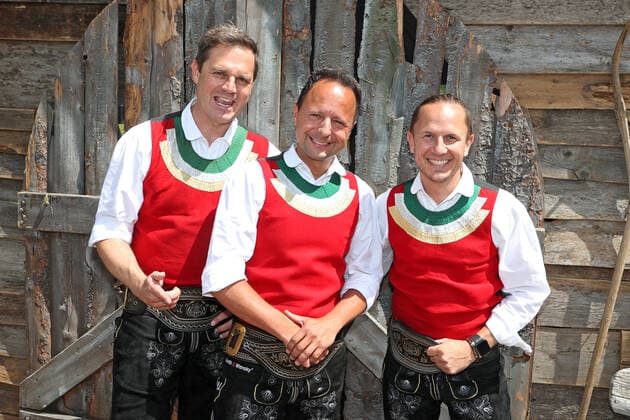 ORF Wenn die Musi spielt . Die Jungen Zillertaler am Rande des Künstlertreffs zum Musik Open Air Wenn die Musi spielt am 17.06.2022 auf dem Festgelände in Bad Kleinkirchheim. 20220617BOS0046