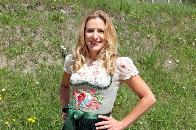 ORF Wenn die Musi spielt . Sängerin Stefanie Hertel am Rande des Künstlertreffs zum Musik Open Air Wenn die Musi spielt am 17.06.2022 auf dem Festgelände in Bad Kleinkirchheim. 20220617BOS0011