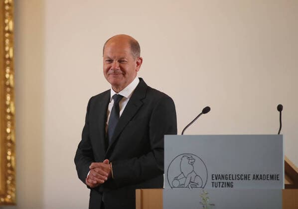 News Bilder des Tages Tutzing, Deutschland 17. Juni 2022: Politik, Bundeskanzler, Olaf Scholz, Sommertagung des Politischen Clubs, Evangelische Akademie Tutzing *** Tutzing, Germany 17 June 2022 Politics, Chancellor, Olaf Scholz, Summer Meeting of the Political Club, Protestant Academy Tutzing