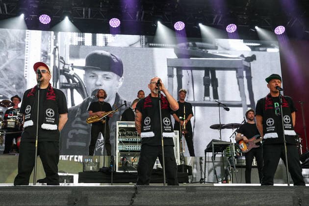 Entertainment Bilder des Tages DIE FANTASTISCHEN VIER - 30 Jahre Live am 17.06.2022 in der Hänsch-Arena in Meppen Die Fantastischen Vier bei Ihrem Konzert in Meppen, hier Smudo, Thomas D und Michael Michi Beck Foto: osnapix DIE FANTASTISCHEN VIER - 30 Jahre Live