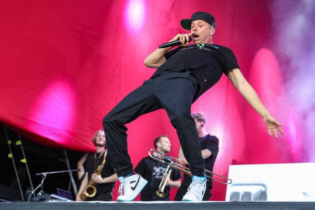 DIE FANTASTISCHEN VIER - 30 Jahre Live am 17.06.2022 in der Hänsch-Arena in Meppen Die Fantastischen Vier bei Ihrem Konzert in Meppen, hier Michael Michi Beck Foto: osnapix DIE FANTASTISCHEN VIER - 30 Jahre Live