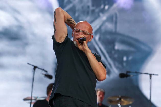 DIE FANTASTISCHEN VIER - 30 Jahre Live am 17.06.2022 in der Hänsch-Arena in Meppen Die Fantastischen Vier bei Ihrem Konzert in Meppen, hier Thomas D Foto: osnapix DIE FANTASTISCHEN VIER - 30 Jahre Live