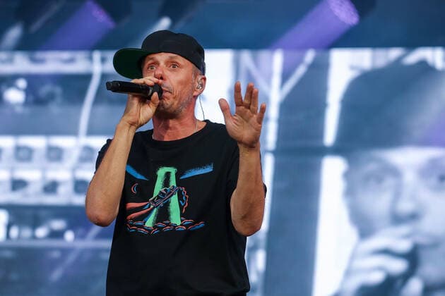 DIE FANTASTISCHEN VIER - 30 Jahre Live am 17.06.2022 in der Hänsch-Arena in Meppen Die Fantastischen Vier bei Ihrem Konzert in Meppen, hier Michael Michi Beck Foto: osnapix DIE FANTASTISCHEN VIER - 30 Jahre Live