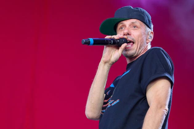 DIE FANTASTISCHEN VIER - 30 Jahre Live am 17.06.2022 in der Hänsch-Arena in Meppen Die Fantastischen Vier bei Ihrem Konzert in Meppen, hier Michael Michi Beck Foto: osnapix DIE FANTASTISCHEN VIER - 30 Jahre Live