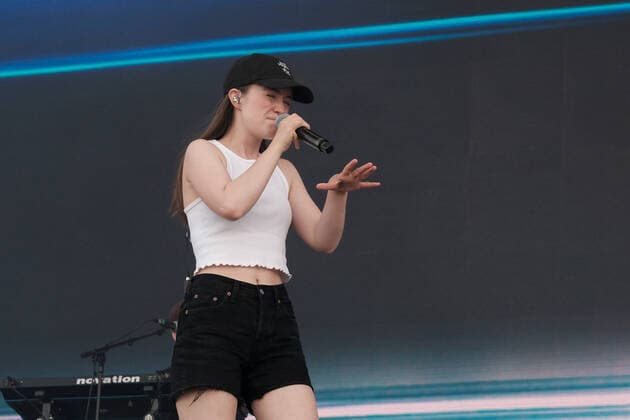 June 17, 2022, Newport, United Kingdom: Norwegian singer songwriter and Scandipop artist Sigrid Solbakk Raabe, Norwegian charts number one and number two in the UK album charts, performing live on stage at the Isle of Wight Festival. Newport United Kingdom - ZUMAs197 20220617_zaa_s197_214 Copyright: xDawnxFletcher-Parkx