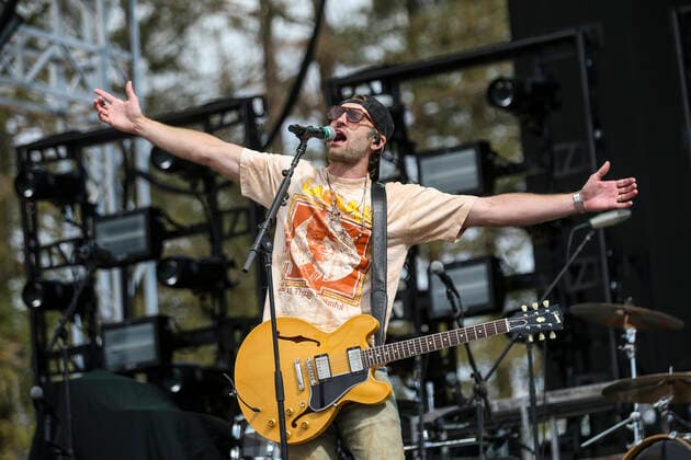 Country Summer Music Festival in Santa Rosa Sonoma June 17, 2022, Santa Rosa, CA, USA: Ryan Hurd performs on Day 1 of County Summer Music Festival at Sonoma County Fairgrounds on June 17, 2022 in Santa Rosa, California. Santa Rosa USA - ZUMAs181 20220617_zea_s181_006 Copyright: xImagespacex