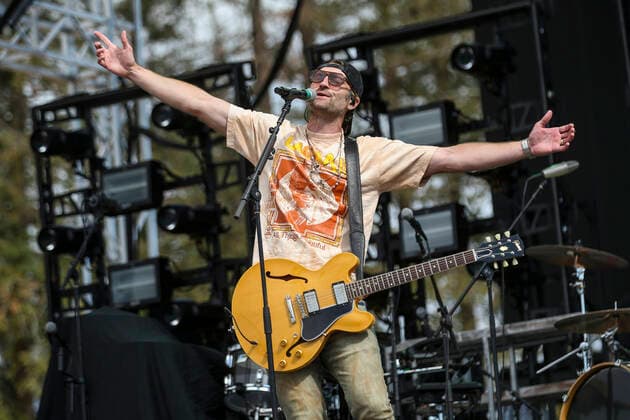 Country Summer Music Festival in Santa Rosa Sonoma June 17, 2022, Santa Rosa, CA, USA: Ryan Hurd performs on Day 1 of County Summer Music Festival at Sonoma County Fairgrounds on June 17, 2022 in Santa Rosa, California. Santa Rosa USA - ZUMAs181 20220617_zea_s181_007 Copyright: xImagespacex