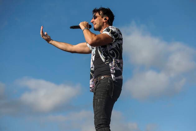 Country Summer Music Festival in Santa Rosa Sonoma June 17, 2022, Santa Rosa, CA, USA: Russell Dickerson performs on Day 1 of County Summer Music Festival at Sonoma County Fairgrounds on June 17, 2022 in Santa Rosa, California. Santa Rosa USA - ZUMAs181 20220617_zea_s181_010 Copyright: xImagespacex