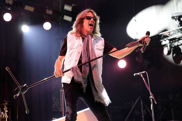 Entertainment Bilder des Tages Foreigner - Rock the Ring 2022 Hinwil Kelly Hansen, Sänger der britisch-amerikanischen Rockband Foreigner. Konzert beim Rock the Ring Festival in Hinwil am 17.06.2022. Kanton Zürich, Schweiz.