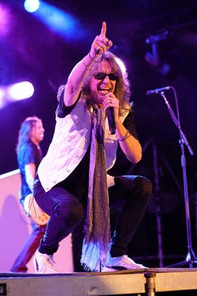 Foreigner - Rock the Ring 2022 Hinwil Kelly Hansen, Sänger der britisch-amerikanischen Rockband Foreigner. Konzert beim Rock the Ring Festival in Hinwil am 17.06.2022. Kanton Zürich, Schweiz.