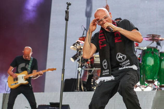 DIE FANTASTISCHEN VIER - 30 Jahre Live am 17.06.2022 in der Hänsch-Arena in Meppen Die Fantastischen Vier bei Ihrem Konzert in Meppen, hier Thomas D Foto: osnapix DIE FANTASTISCHEN VIER - 30 Jahre Live