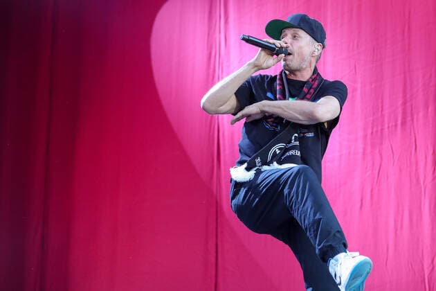 DIE FANTASTISCHEN VIER - 30 Jahre Live am 17.06.2022 in der Hänsch-Arena in Meppen Die Fantastischen Vier bei Ihrem Konzert in Meppen, hier Michael Michi Beck Foto: osnapix DIE FANTASTISCHEN VIER - 30 Jahre Live