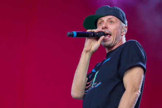 DIE FANTASTISCHEN VIER - 30 Jahre Live am 17.06.2022 in der Hänsch-Arena in Meppen Die Fantastischen Vier bei Ihrem Konzert in Meppen, hier Michael Michi Beck Foto: osnapix DIE FANTASTISCHEN VIER - 30 Jahre Live