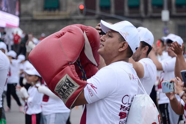 June 18, 2022, Mexico City, Mexico City, Mexico: June 18, 2022, Mexico City, Mexico: Participants during the massive boxing class in the Mexico City zocalo, where the new Guinness World Record was obtained with a total of 14,299 persons taking boxing class. on June 18, 2022 in Mexico City, Mexico. Mexico City Mexico - ZUMAe321 20220618_zia_e321_020 Copyright: xCarlosxTischlerx xEyepixxGroupx