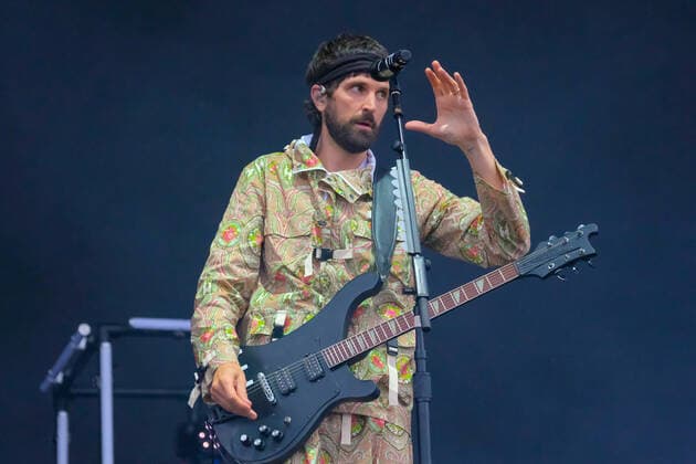 June 18, 2022, Newport, Isle of Wight, United Kingdom: British singer songwriter and guitarist Sergio Pizzorno, front man British indie rock band Kasabian, winners of the 2010 and 2014 Q Awards Best Act in the World Today performing live on stage at the Isle of Wight Festival, Seaclose Park. Newport United Kingdom - ZUMAs197 20220618_zaa_s197_237 Copyright: xDawnxFletcher-Parkx