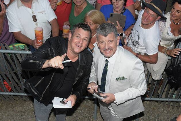 Bad Kleinkirchheim-St.Oswald Wenn die Musi spielt, Bühnenfotos Mar Pircher+Semino Rossi beim Bad in der Menge,Autogramme geben Copyright: xZichyx Eibner-Pressefotox EP_rzy
