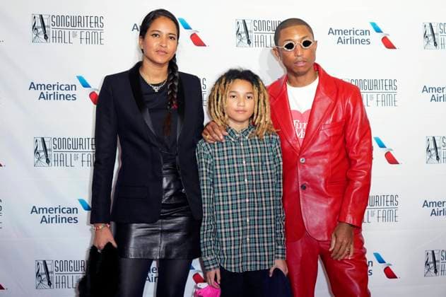 Pharrell Williams mit Ehefrau Helen Lasichanh, und Sohn Rocket Ayer Williams bei der 51. Songwriters Hall of Fame Awards Gala im Marriott Marquis.New York, 16.06.2022 *** Pharrell Williams with wife Helen Lasichanh, and son Rocket Ayer Williams at the 51 Songwriters Hall of Fame Awards Gala at the Marriott Marquis New York, 16 06 2022. Foto:xJ.xNacionxx xFuturexImage