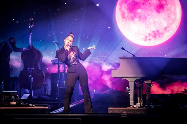Alicia Keys Oslo, Norway. 27th, June 2022. The American R&B singer, songwriter and musician Alicia Keys performs a live concert at Oslo Spektrum in Oslo. Oslo Norway Oslo Spektrum  Copyright: xGonzalesxPhoto TerjexDokkenx