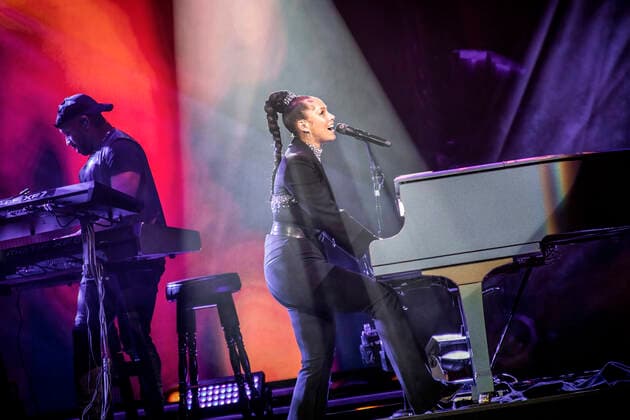 Alicia Keys Oslo, Norway. 27th, June 2022. The American R&B singer, songwriter and musician Alicia Keys performs a live concert at Oslo Spektrum in Oslo. Oslo Norway Oslo Spektrum  Copyright: xGonzalesxPhoto TerjexDokkenx