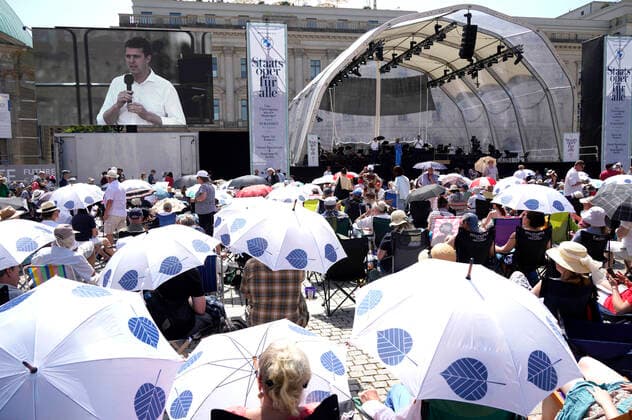 Staatsoper für alle 2022 Event mit Werken von Schumann und Tschaikowsky live auf dem Bebelplatz. Berlin, 19.06.2022