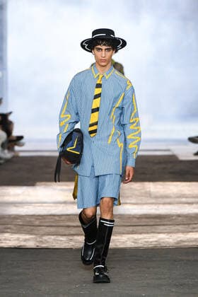 June 19, 2022, Milan, Italy: A model wears a creation by Moschino at the Milan Fashion show, Milan, Italy, 19 June 2022. ANSA Max Montingelli - Press Office Milan Italy  - ZUMAa110 20220619_zaf_a110_022 Copyright: xMaxxMontingellix-xPressxOfficexHx