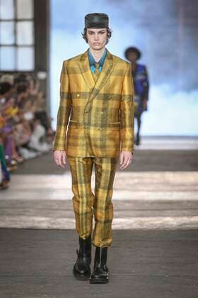 Milan, Milan Fashion Week, men s spring summer 2023. Milan, Men s fashion, spring summer 2023. MOSCHINO fashion show catwalk Pictured: model  Copyright: xBlufotox xipa-agency.netx xModaxMilanox
