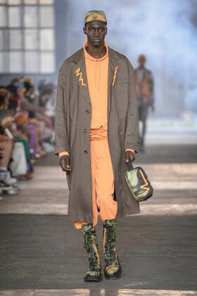 Milan, Milan Fashion Week, men s spring summer 2023. Milan, Men s fashion, spring summer 2023. MOSCHINO fashion show catwalk Pictured: model  Copyright: xBlufotox xipa-agency.netx xModaxMilanox