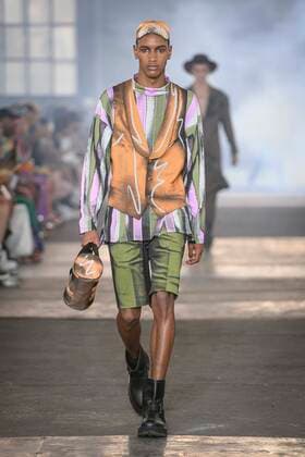 Milan, Milan Fashion Week, men s spring summer 2023. Milan, Men s fashion, spring summer 2023. MOSCHINO fashion show catwalk Pictured: model  Copyright: xBlufotox xipa-agency.netx xModaxMilanox