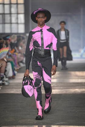 Milan, Milan Fashion Week, men s spring summer 2023. Milan, Men s fashion, spring summer 2023. MOSCHINO fashion show catwalk Pictured: model  Copyright: xBlufotox xipa-agency.netx xModaxMilanox