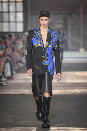 Milan, Milan Fashion Week, men s spring summer 2023. Milan, Men s fashion, spring summer 2023. MOSCHINO fashion show catwalk Pictured: model  Copyright: xBlufotox xipa-agency.netx xModaxMilanox
