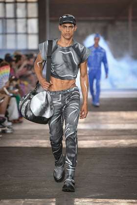 Milan, Milan Fashion Week, men s spring summer 2023. Milan, Men s fashion, spring summer 2023. MOSCHINO fashion show catwalk Pictured: model  Copyright: xBlufotox xipa-agency.netx xModaxMilanox