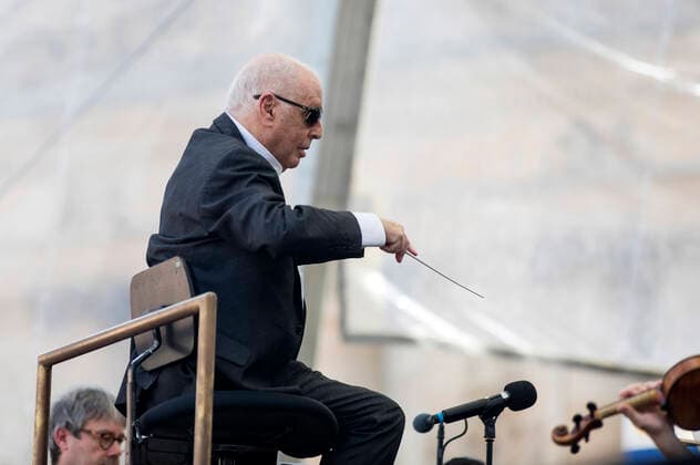 Daniel Barenboim beim Staatsoper für alle 2022 Event mit Werken von Schumann und Tschaikowsky live auf dem Bebelplatz. Berlin, 19.06.2022