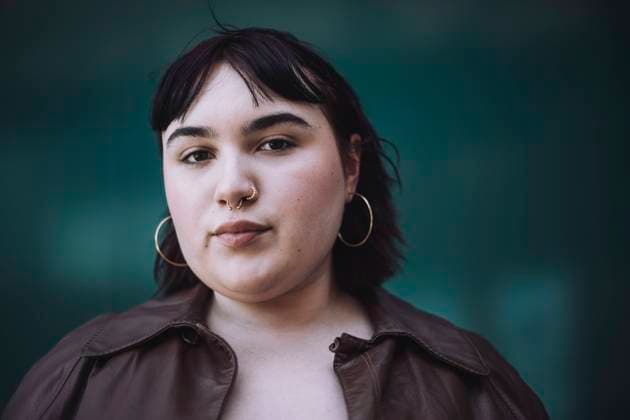 IMAGO Creative: 2022 Favoriten IMAGO Creative: Ruhe im Chaos Portrait of young woman wearing nose ring against wall Sweden, Stockholm, model released Copyright: xMaskotx , MA93932
