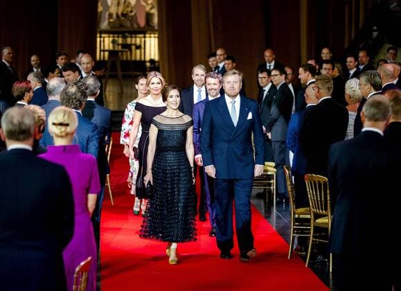 Entertainment Themen der Woche KW25 Entertainment Bilder des Tages 2022-06-20 18:59:40 THE HAGUE - Queen Maxima, Crown Princess Mary of Denmark, Crown Prince Frederik and King Willem-Alexander (from left to right) prior to a dinner in the Grote Kerk on the occasion of the two-day trade visit to the Netherlands by the Danes. The Danish Crown Prince couple led a trade delegation focused on energy transition and digital healthcare. ANP SEM VAN DER WAL netherlands out - belgium out *** 2022 06 20 18 59 40 THE HAGUE Queen Maxima, Crown Princess Mary of Denmark, Crown Prince Frederik and King Willem Alexander from left to right prior to a dinner in the Grote Kerk on the occasion of the two day trade visit to the Netherlands by the Danes The Danish Crown Prince couple led a trade delegation focused on energy tran  Copyright: xx x450697684x originalFilename: 450697684.jpg