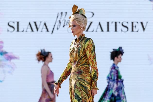 MOSCOW, RUSSIA - JUNE 20, 2022: Models showcase outfits during a catwalk show for Vyacheslav Zaitsev s collection as part of the Moscow Fashion Week in Zaryadye Park. Sergei Bobylev TASS  TS13710D