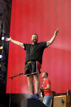 Feine Sahne Fischfilet (Jan Monchi Gorkow) live im Olympiastadion, München 18.06.2022