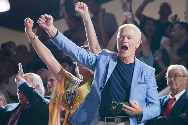 Entertainment Bilder des Tages Promis besuchen Basketballspiel in Monaco Neal McDonough (acteur) CELEBRITES : Monaco vs ASVEL - Betclic Elite - Finale Match 3 - Monaco - 20 06 2022 NorbertScanella Panoramic 