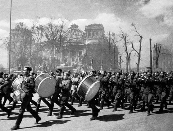 ORCHESTRA 65921 09.05.1945 A Soviet military orchestra in the streets of the liberated Berlin. Victor Sputnik Berlin Germany  Copyright: xVictorx