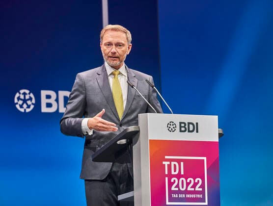 News Themen der Woche KW25 News Bilder des Tages Finanzminister Christian Lindner - Tag der Deutschen Industrie 2022 Europa, Deutschland, Berlin, 21.06.2022: Der BDI lädt zum Jahrestreffen des Bundesverbandes der Deutschen Industrie ein. Es gibt Panel-Veranstaltungen zu den aktuellen Herausforderungen für die deutsche Industrie. *** Finance Minister Christian Lindner German Industry Day 2022 Europe, Germany, Berlin, 21 06 2022 The BDI invites you to the annual meeting of the Federation of German Industries There will be panel events on the current challenges for German industry