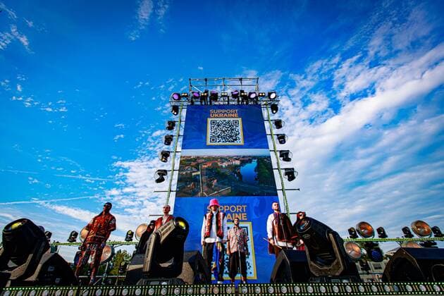 2022-06-21 19:54:24 AMSTERDAM - Kalush Orchestra performs during a benefit rally for Ukraine on the Museumplein. The event is an initiative of the Ukrainian Ministries of Culture and Foreign Affairs. ANP LEVIN DEN BOER netherlands out - belgium out