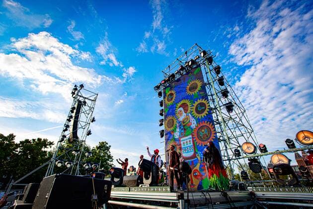 2022-06-21 19:56:58 AMSTERDAM - Kalush Orchestra performs during a benefit rally for Ukraine on the Museumplein. The event is an initiative of the Ukrainian Ministries of Culture and Foreign Affairs. ANP LEVIN DEN BOER netherlands out - belgium out
