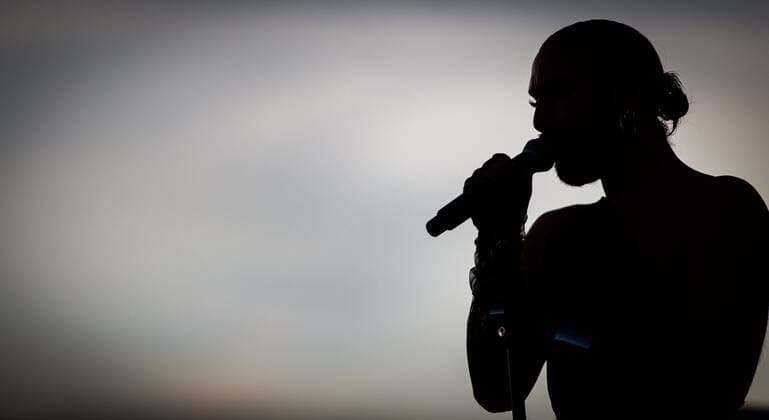 2022-06-21 21:10:21 AMSTERDAM - XXX performs during a benefit rally for Ukraine on the Museumplein. The event is an initiative of the Ukrainian Ministries of Culture and Foreign Affairs. ANP LEVIN DEN BOER netherlands out - belgium out
