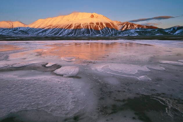 Monti Sibillini National Park, Winter Landscape, Castelluccio di Norcia, Umbria, Italy, Europe MauroFlamini REDA&CO 1028_38_MFL18519