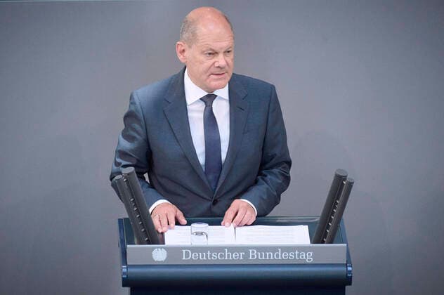News Themen der Woche KW25 News Bilder des Tages Plenarsitzung im Bundestag in Berlin Olaf Scholz (Bundeskanzler, SPD) während der Sitzung des Deutschen Bundestags am 22.06.2022 in Berlin. Berlin Bundestag Berlin Deutschland *** Plenary session in the Bundestag in Berlin Olaf Scholz Chancellor, SPD during the session of the German Bundestag on 22 06 2022 in Berlin Berlin Bundestag Berlin Germany