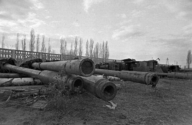 Elimination of armored vehicles 8220630 31.03.1990 Elimination of armored vehicles at one of the training grounds in the Odessa region of the Ukrainian SSR. V. Borisenko ?? ????????? ????????a Ukraine  Copyright: xV.xBorisenkox