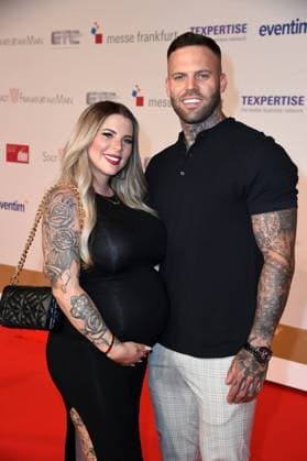 Jenny Frankhauser mit Freund Steffen König beim 15. LEA - Live Entertainment Award in der Festhalle in Frankfurt am Main am 22.06.2022