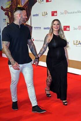Jenny Frankhauser mit Freund Steffen König beim 15. LEA - Live Entertainment Award in der Festhalle in Frankfurt am Main am 22.06.2022
