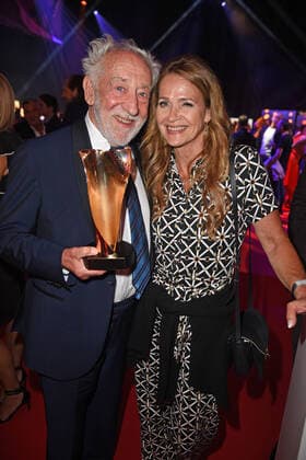 Dieter Hallervorden mit Ehefrau Christiane Zander beim 15. LEA - Live Entertainment Award in der Festhalle in Frankfurt am Main am 22.06.2022