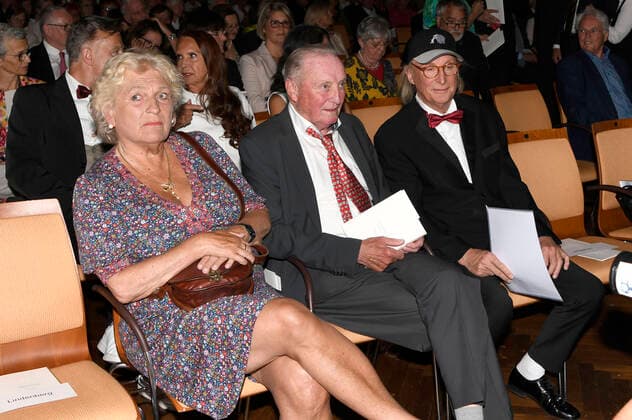 Otto Waalkes mit Bruder Karl-Heinz Waalkes bei der Verleihung des Niedersächsischen Staatspreises 2022 an Eske Nannen und Otto Waalkes im Hannover Congress Centrum. Hannover, 22.06.2022